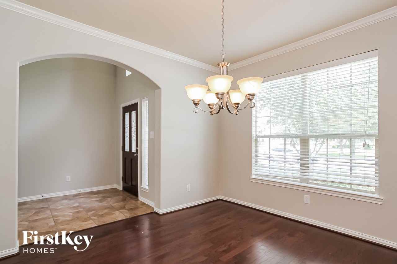 24462 Sundance Spring Dr - Photo 5 of 15