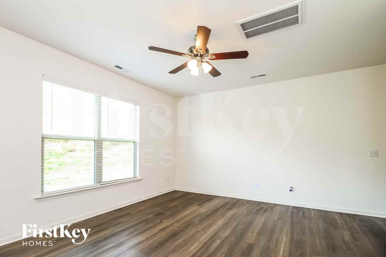 5712 Beaver Pond Trl - Photo 4 of 15