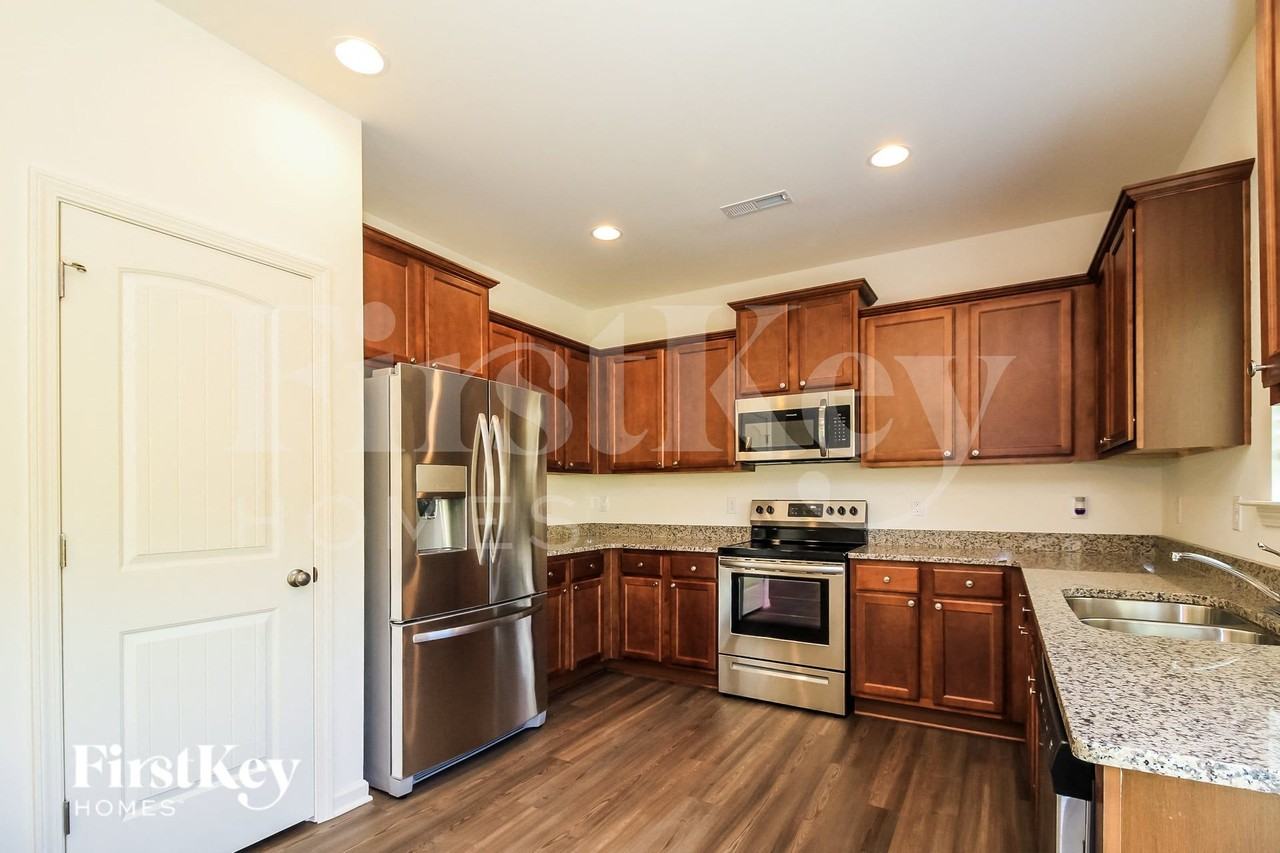 5712 Beaver Pond Trl - Photo 6 of 15