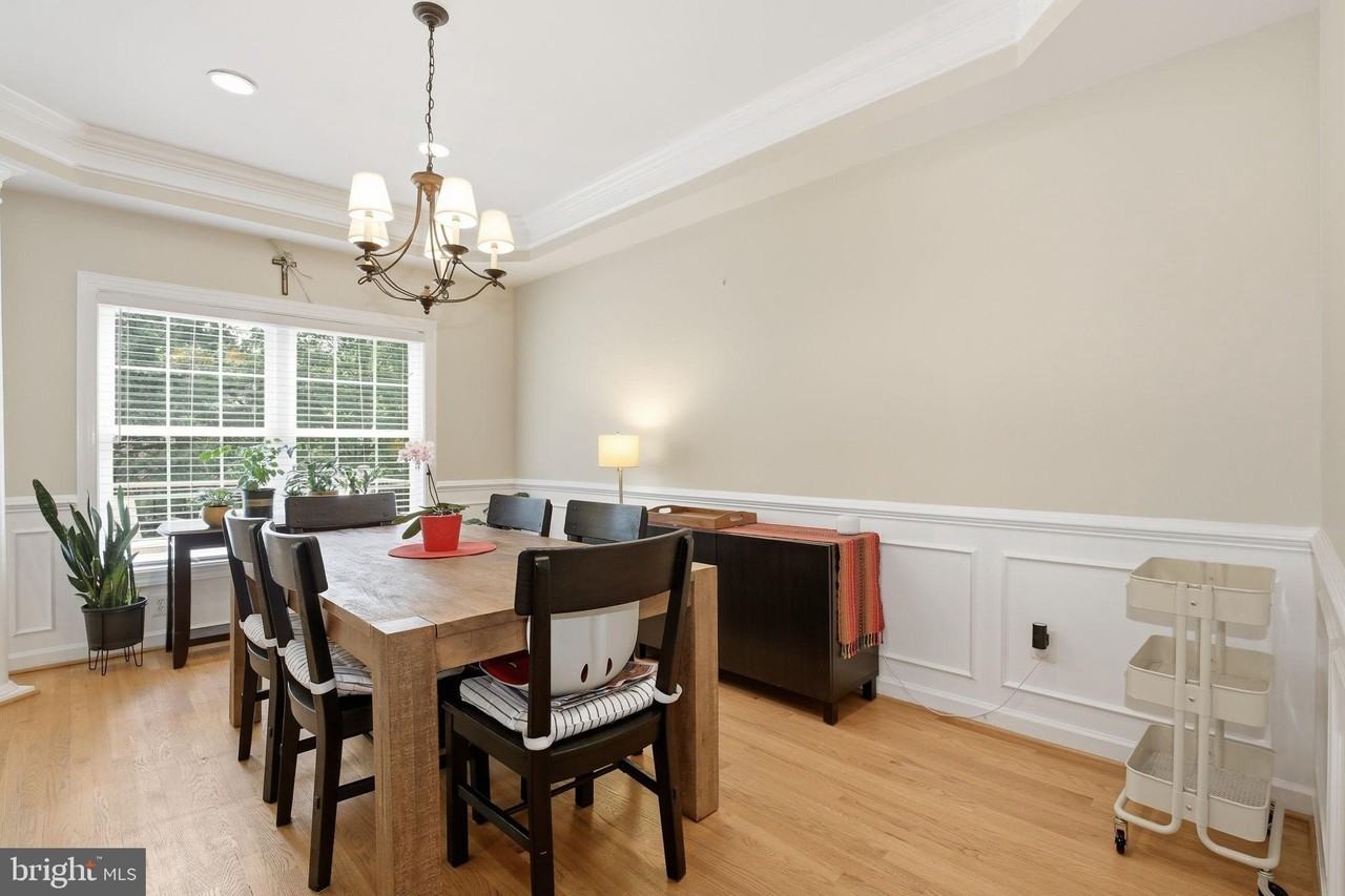 3826 Elmwood Towne Way - Photo 4 of 35