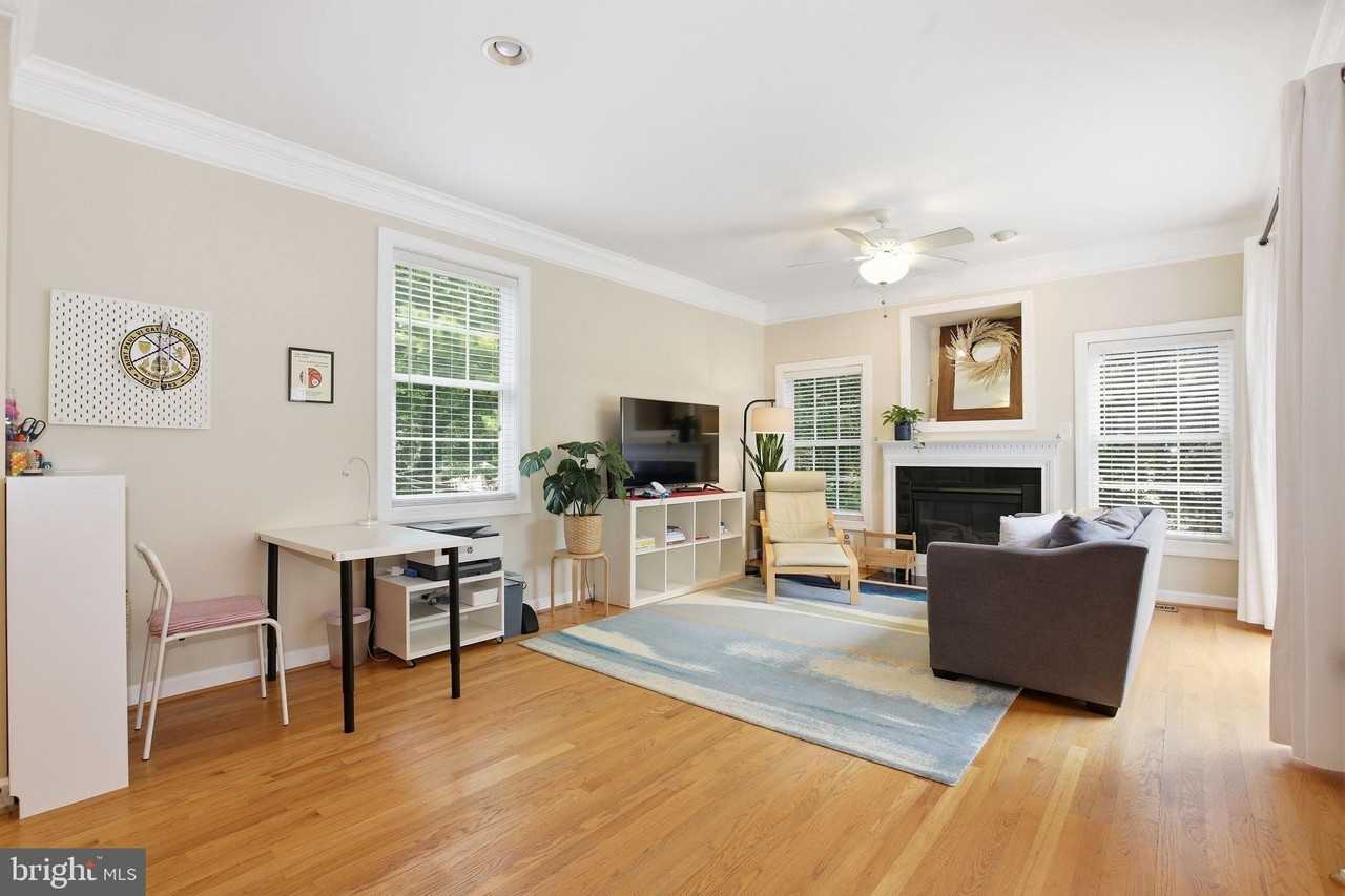 3826 Elmwood Towne Way - Photo 5 of 35
