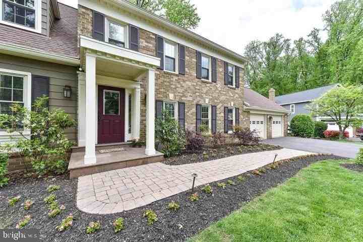 7219 Hyde Rd - Photo 2 of 47