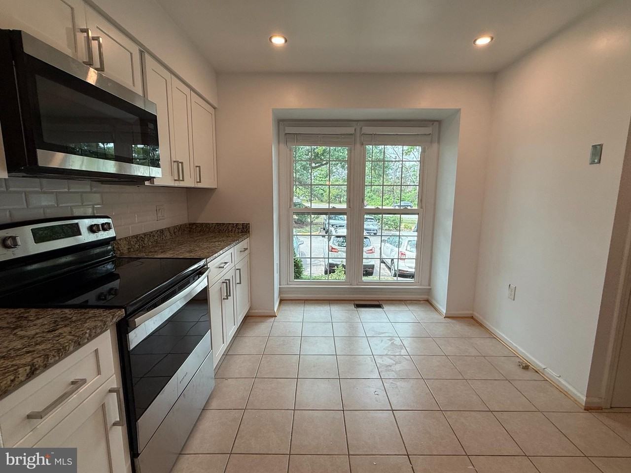 5832 Apsley House Ct - Photo 6 of 41