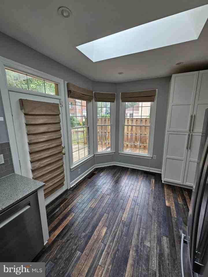 1369 Park Garden Ln - Photo 5 of 31