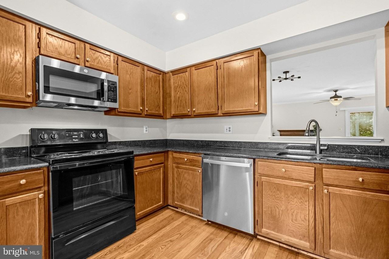 6088 Heatherwood Dr - Photo 7 of 30