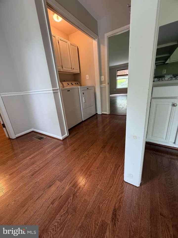 23210 Dover Rd - Photo 4 of 27
