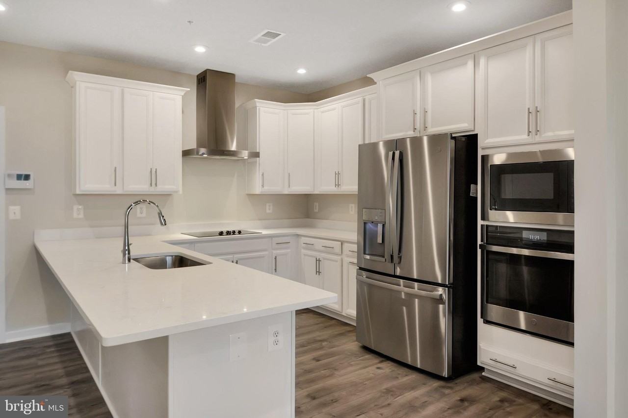 44615 Wolfhound Sq - Photo 4 of 23