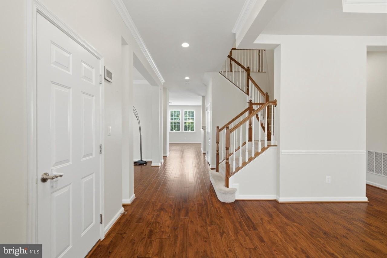20920 Ashburn Heights Dr - Photo 6 of 49