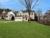 214 W Locust St - Photo 1 of 1
