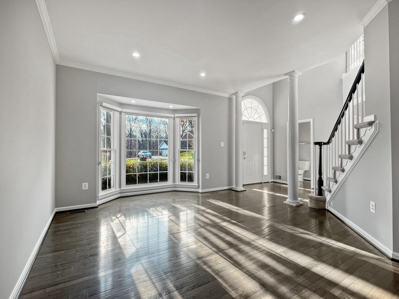 214 W Locust St - Photo 2 of 40