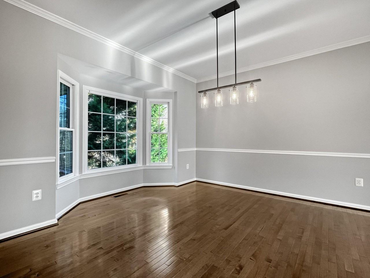 214 W Locust St - Photo 6 of 40