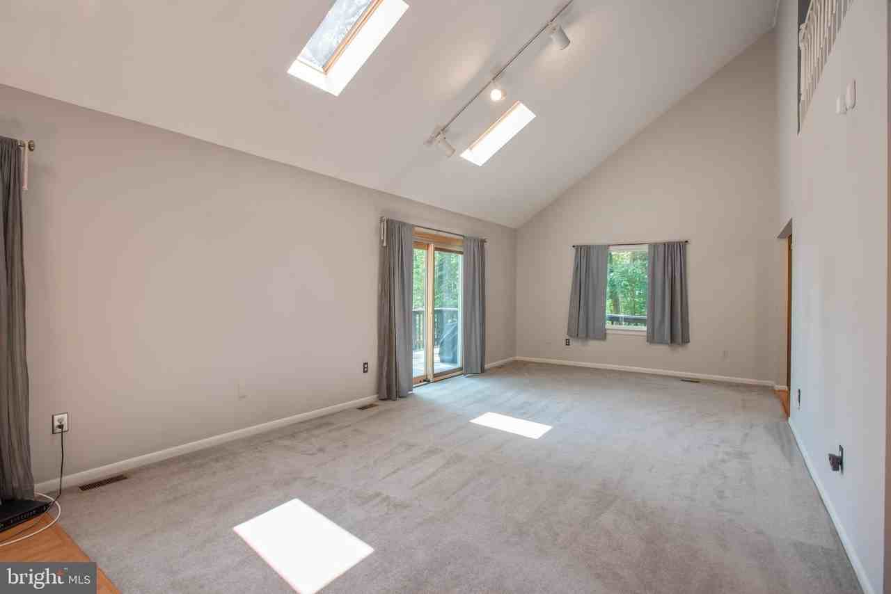 1619 Summit Dr - Photo 6 of 50