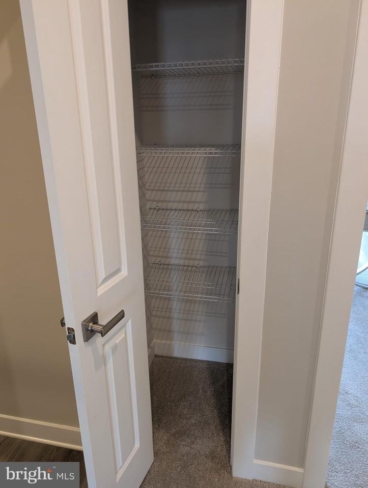 8048 Williamson Blvd - Photo 5 of 27