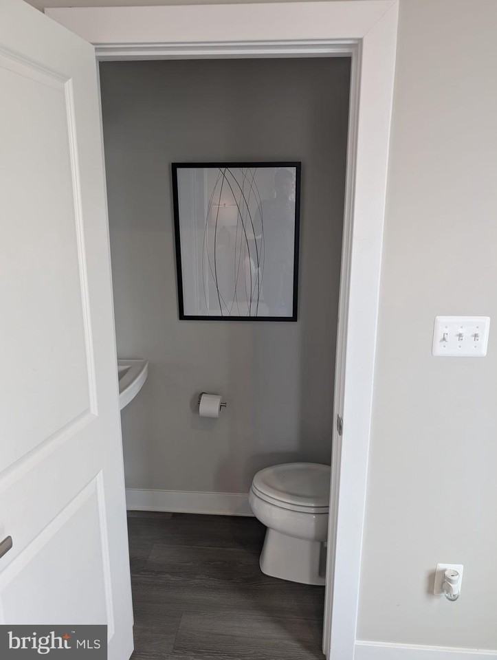 8048 Williamson Blvd - Photo 6 of 27