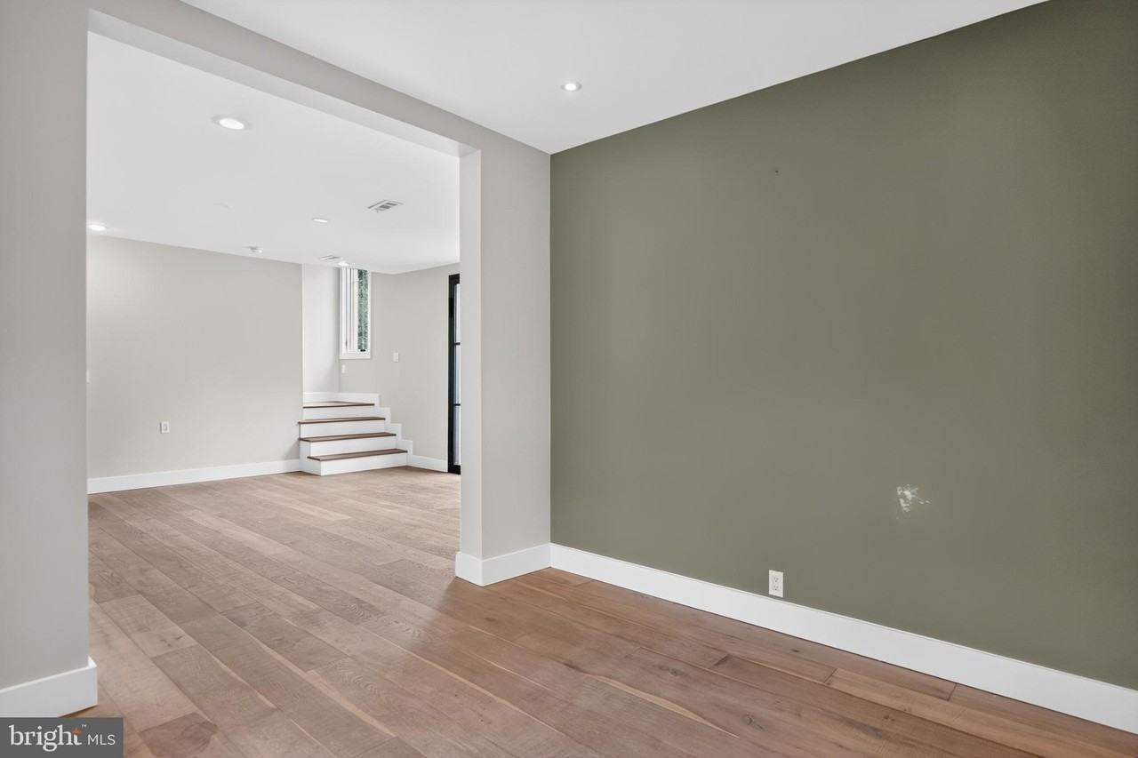 7818 Leland Rd - Photo 6 of 47