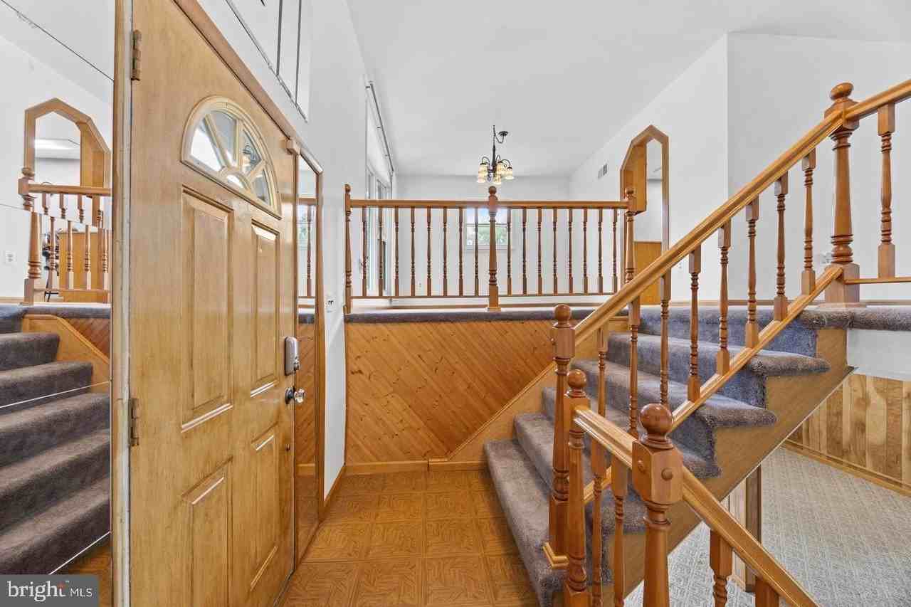 13501 Kelmont Ct - Photo 2 of 42