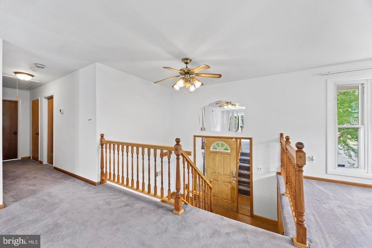 13501 Kelmont Ct - Photo 3 of 42
