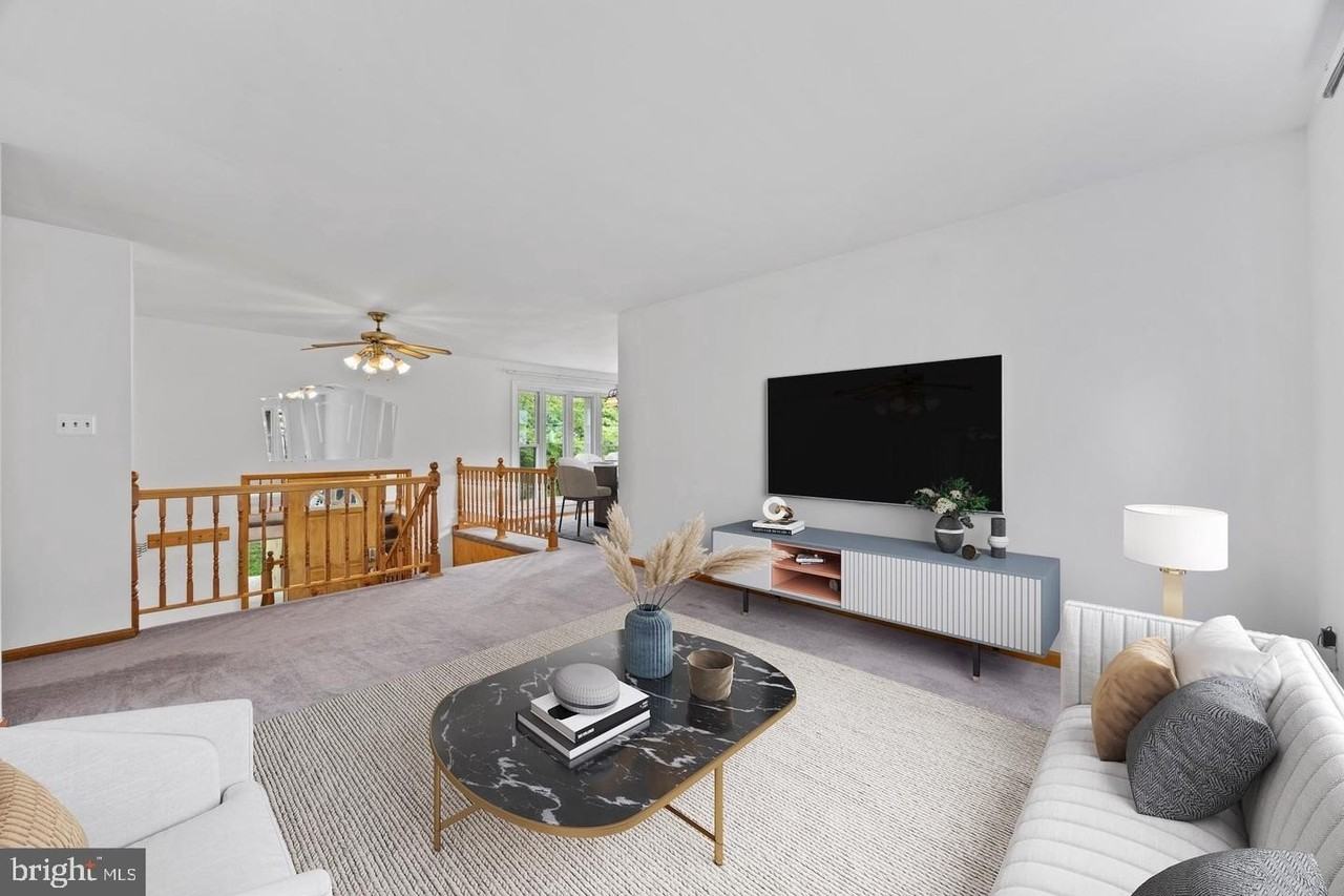 13501 Kelmont Ct - Photo 4 of 42