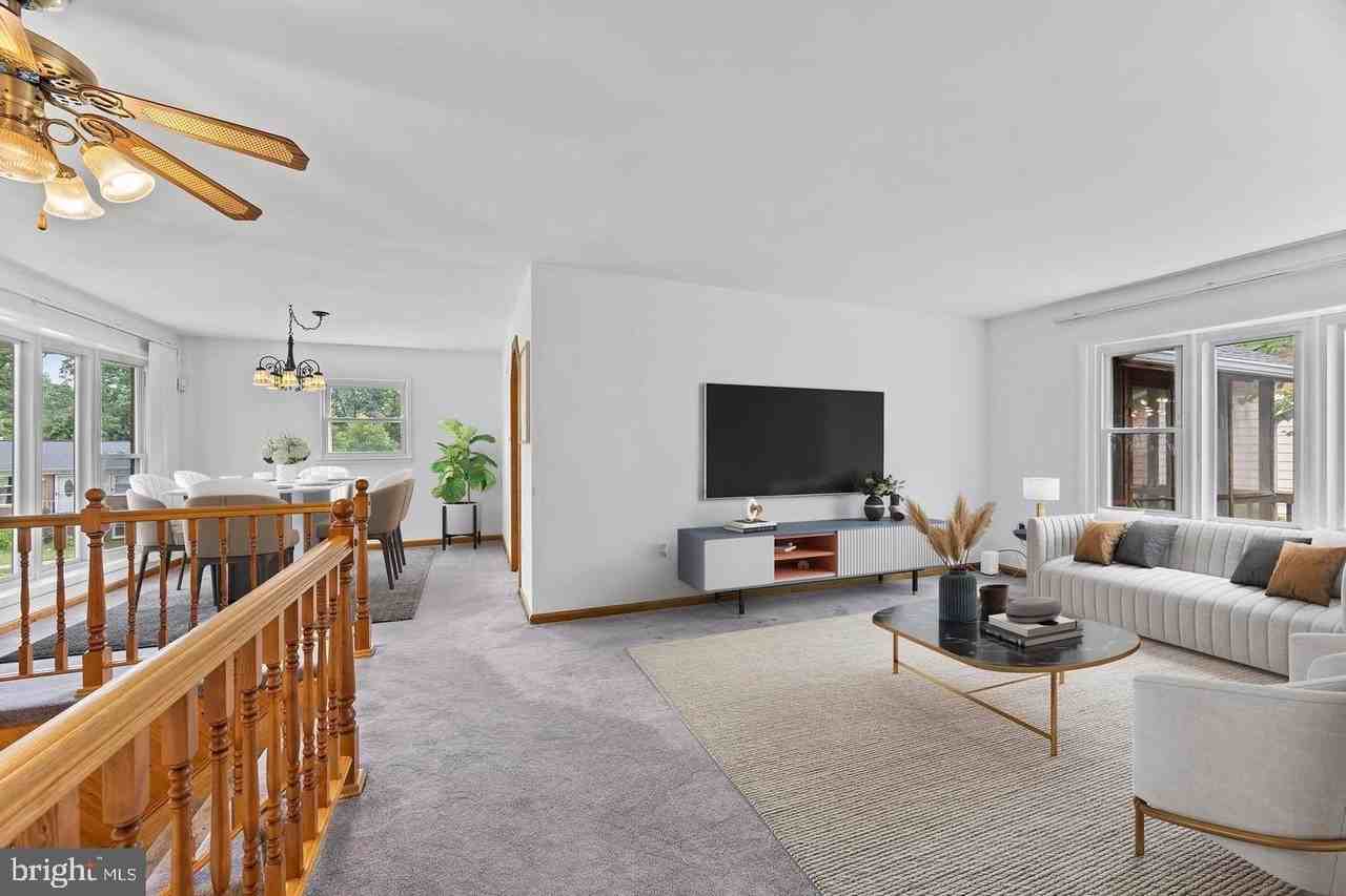 13501 Kelmont Ct - Photo 5 of 42