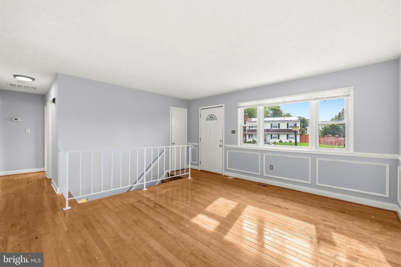 12806 Kerrydale Rd - Photo 4 of 41