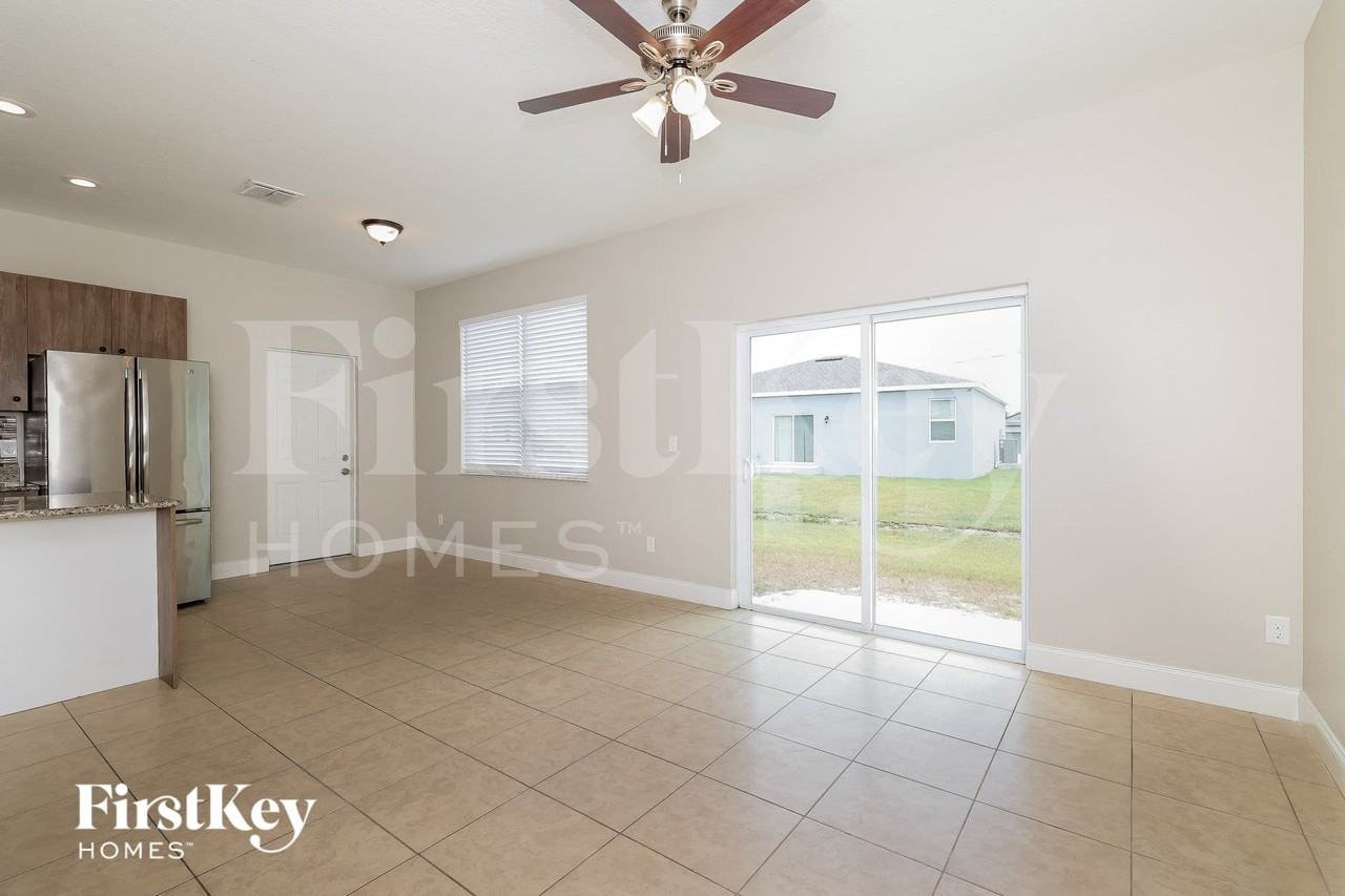 419 Eagle Dr - Photo 3 of 15