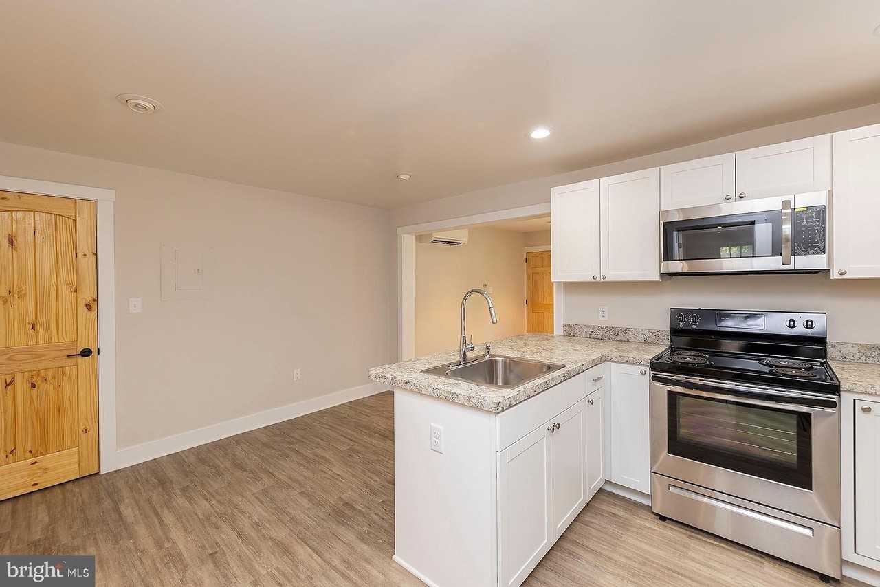 550 N Loudoun St #1 - Photo 3 of 18