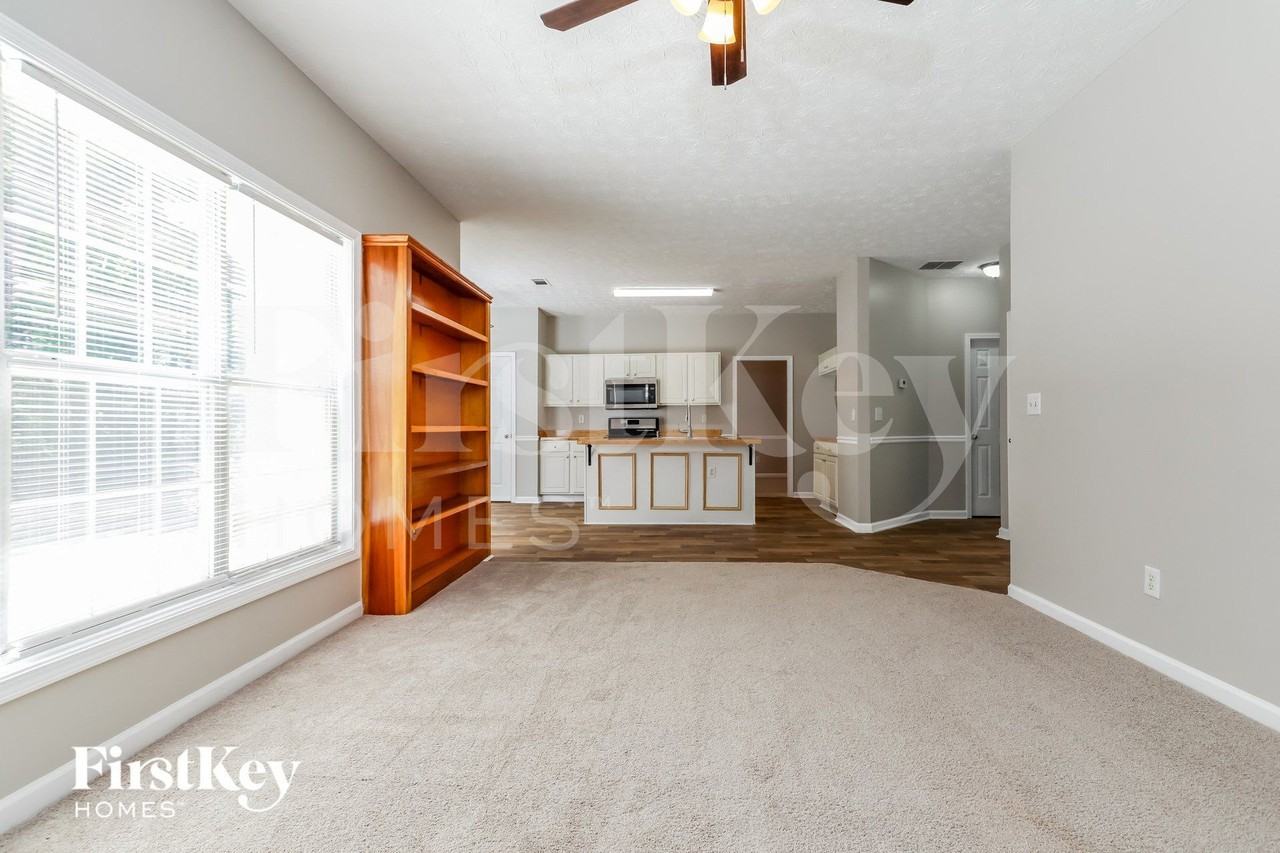 745 Somerset Vale Dr - Photo 3 of 15