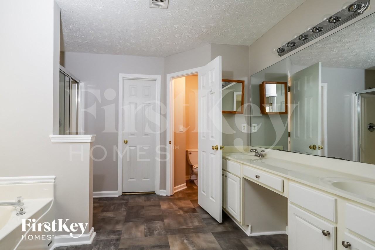 745 Somerset Vale Dr - Photo 7 of 15