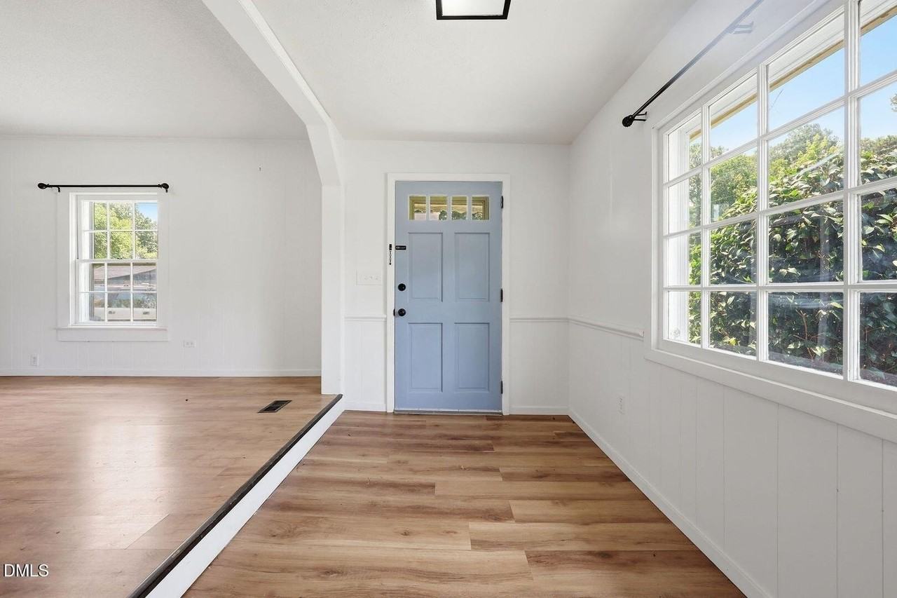 201 4th St - Photo 5 of 50