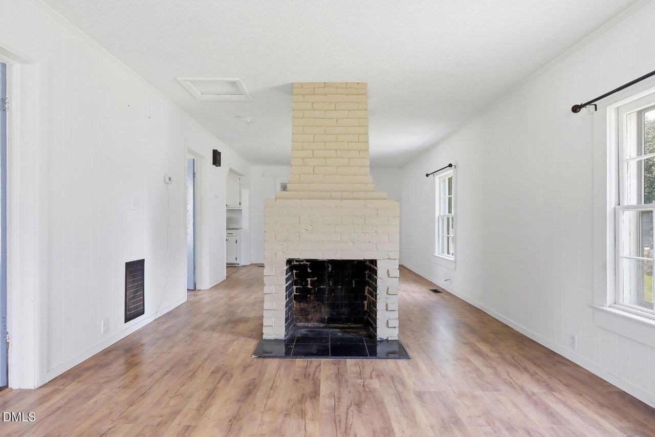 201 4th St - Photo 7 of 50