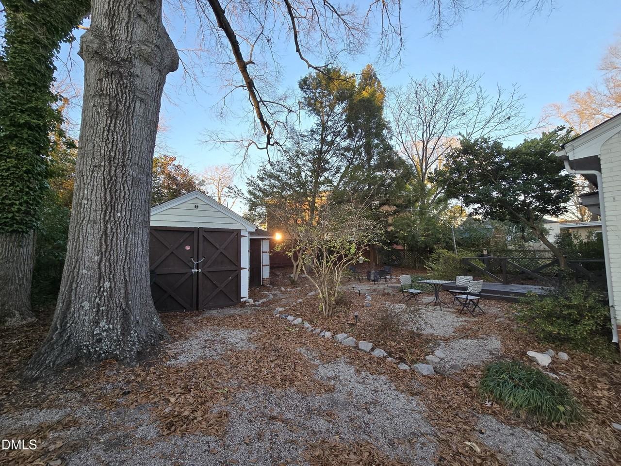 320 Wall St - Photo 2 of 8