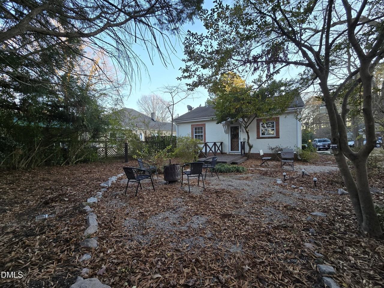 320 Wall St - Photo 3 of 8