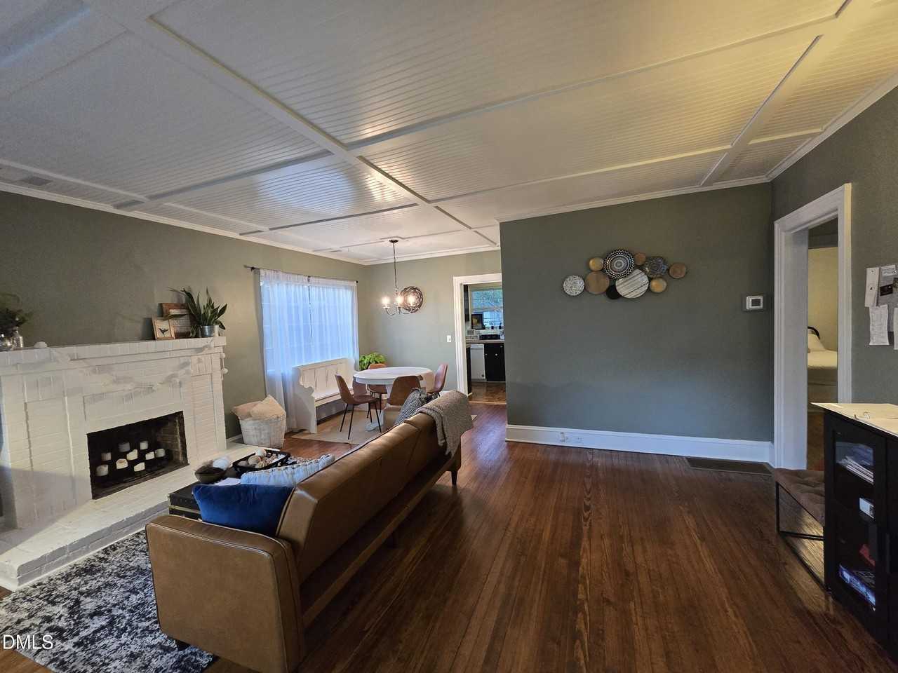 320 Wall St - Photo 5 of 8