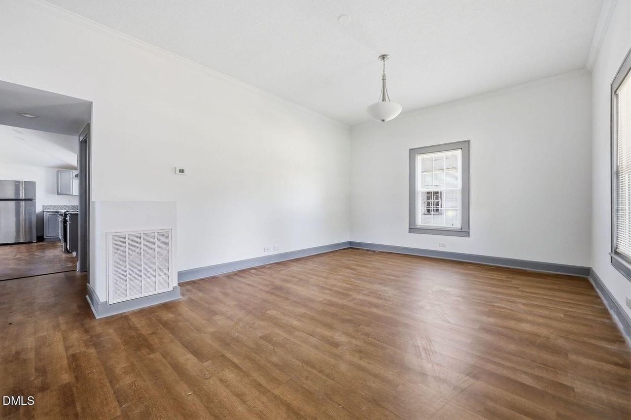 204 E H St - Photo 4 of 42