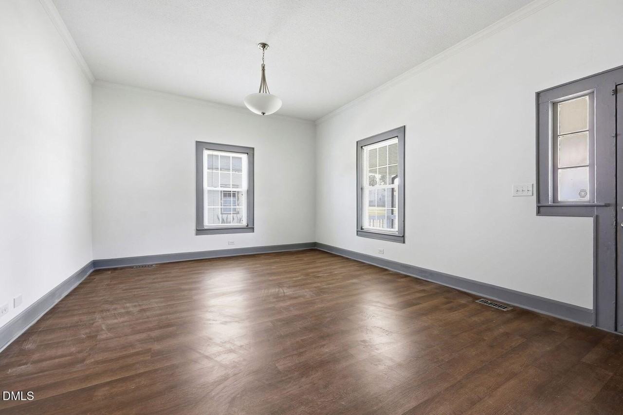 204 E H St - Photo 5 of 42
