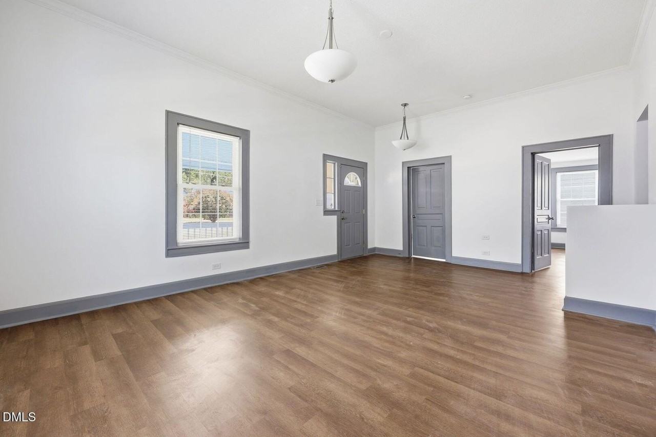 204 E H St - Photo 6 of 42
