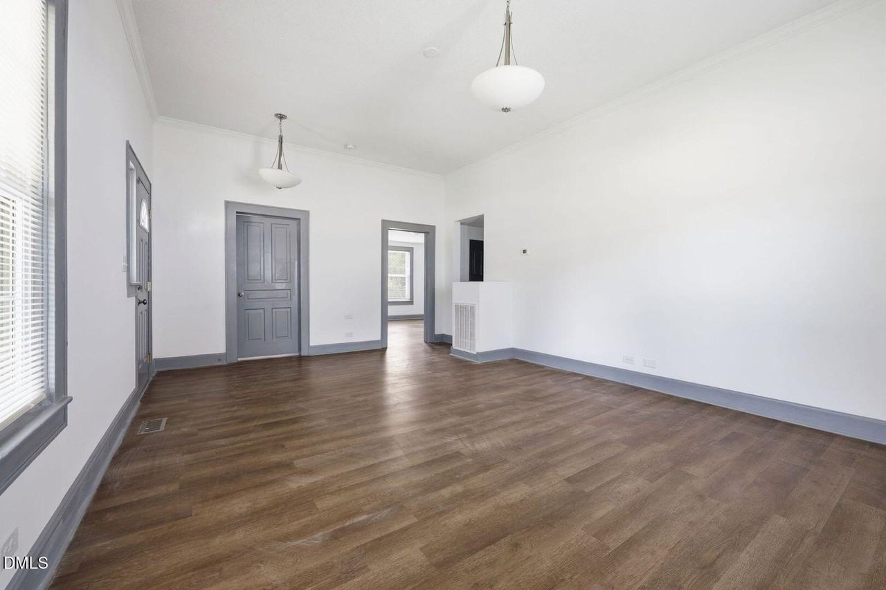 204 E H St - Photo 7 of 42