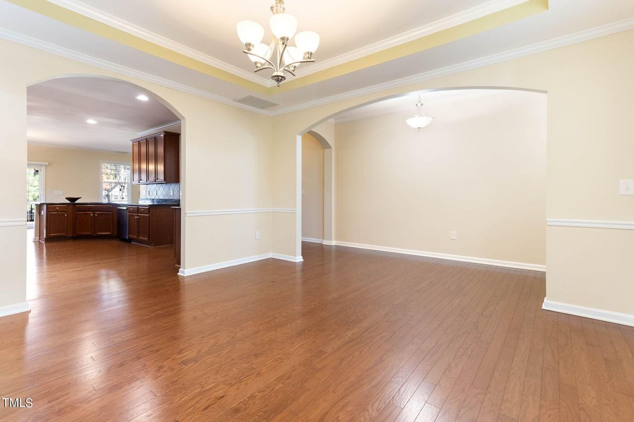 1237 Mantra Ct - Photo 4 of 34