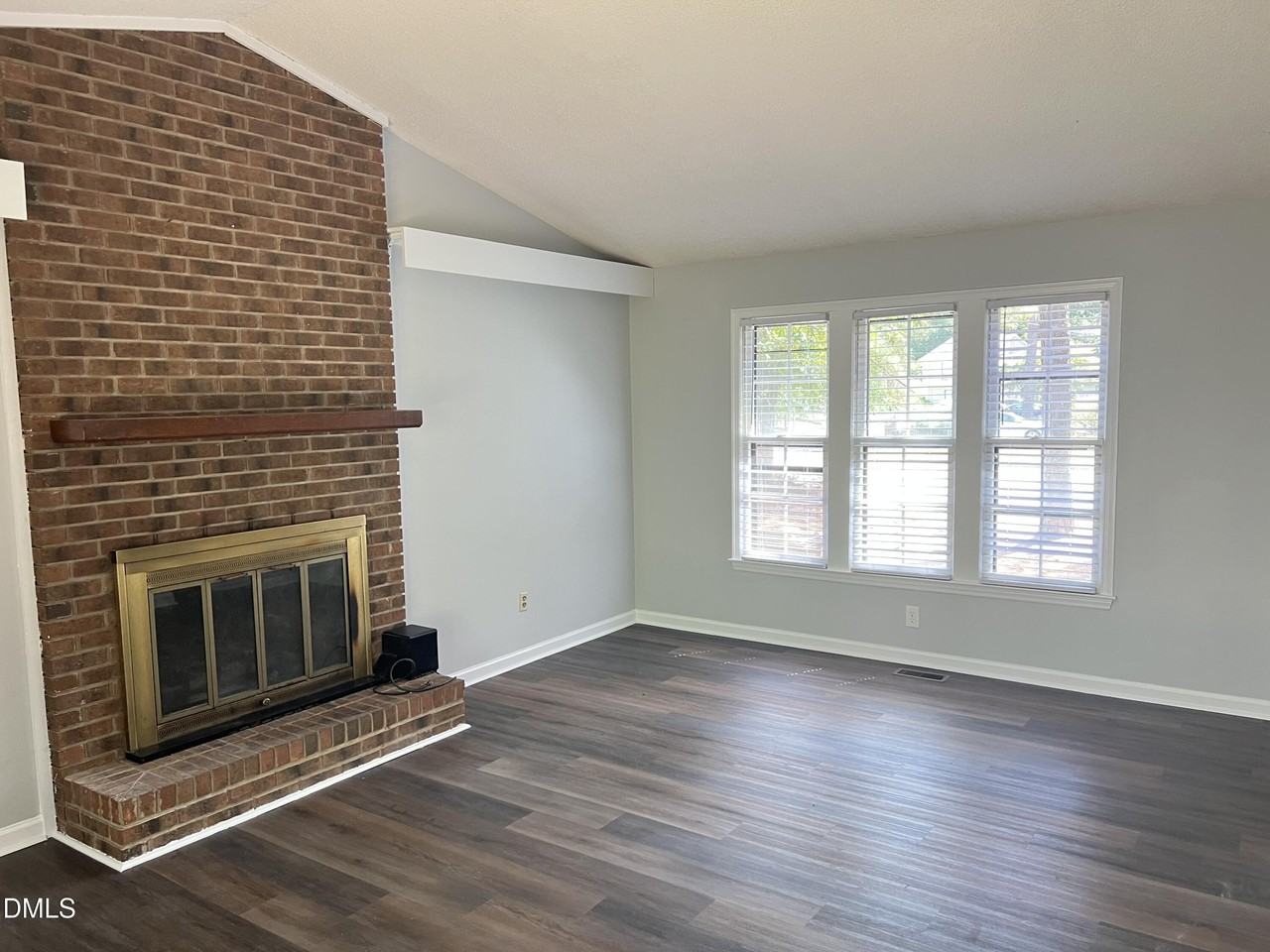 200 Lake Pine Dr - Photo 4 of 16