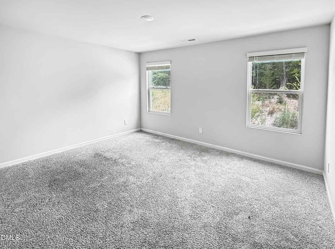 671 Rolling Fields Dr - Photo 3 of 18