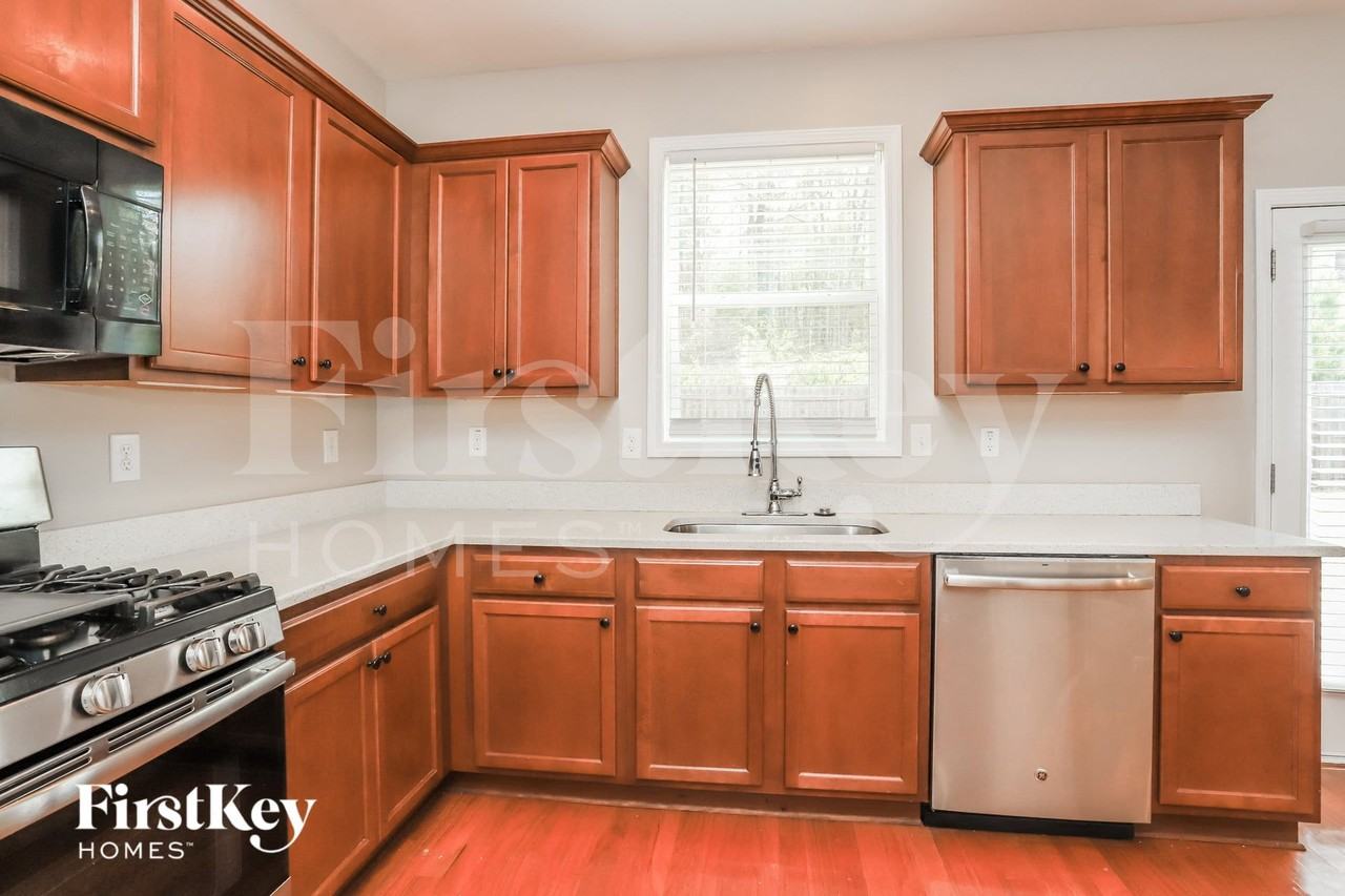 2009 Raegan Way - Photo 6 of 15