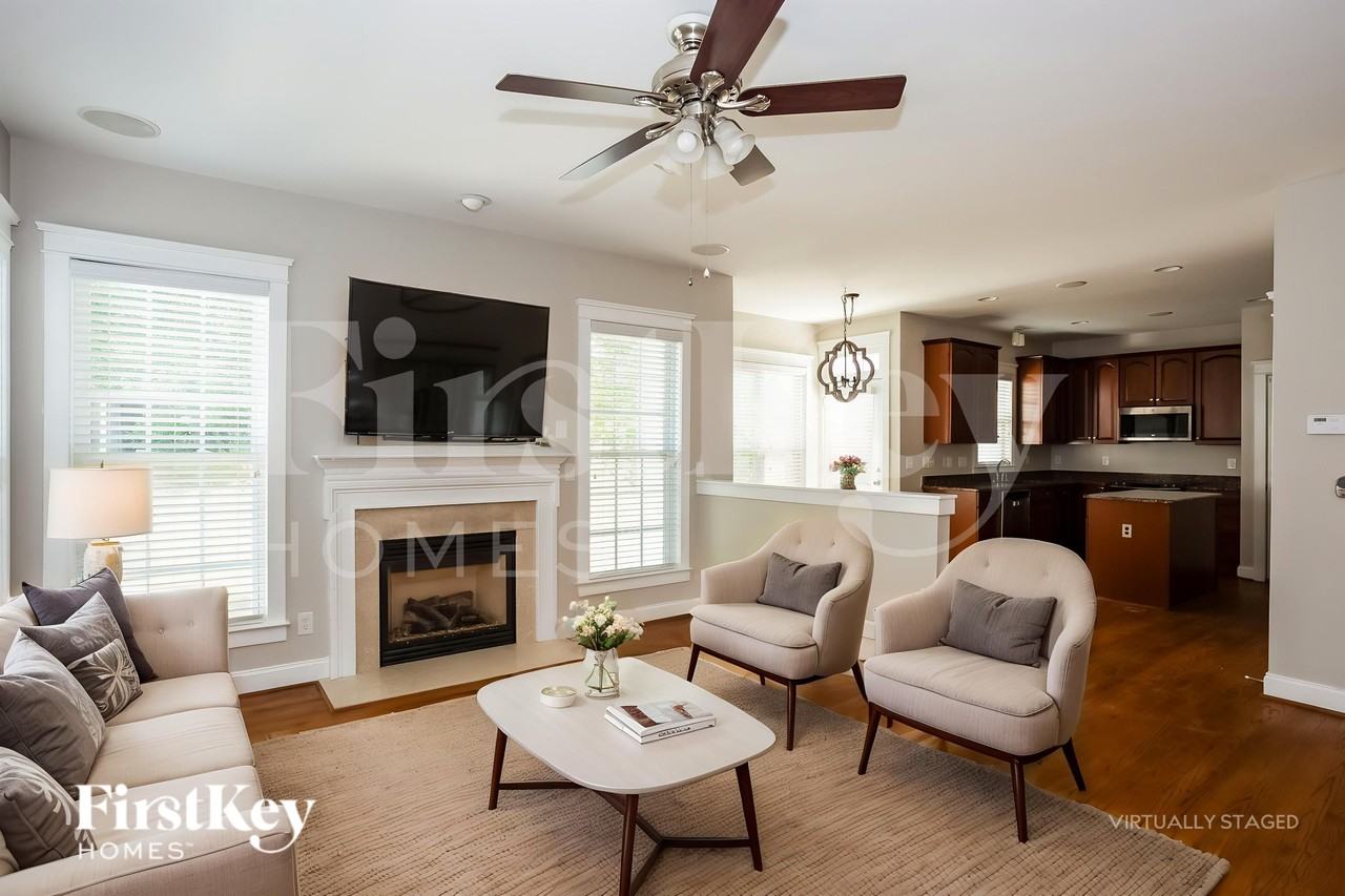 125 E Fenway Ave - Photo 4 of 19