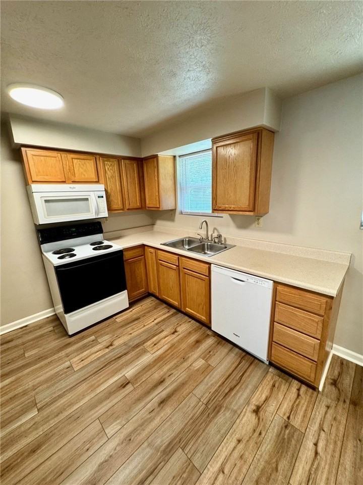 59 Arnold St - Photo 2 of 19