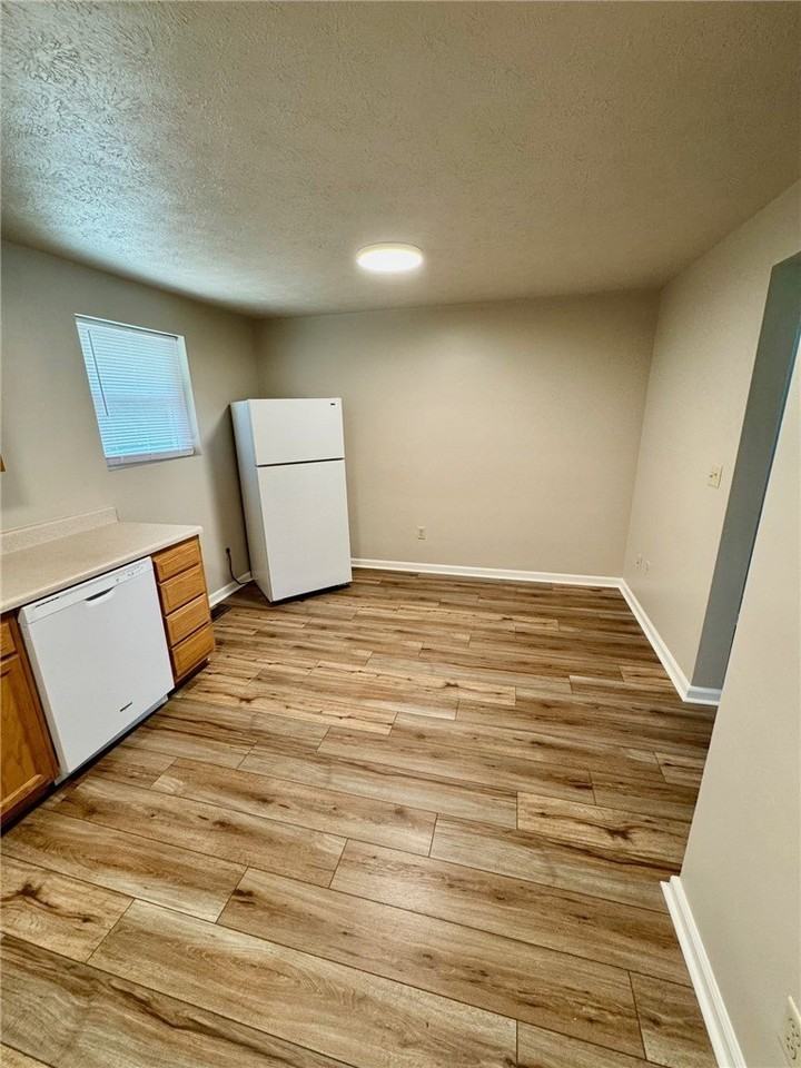 59 Arnold St - Photo 3 of 19