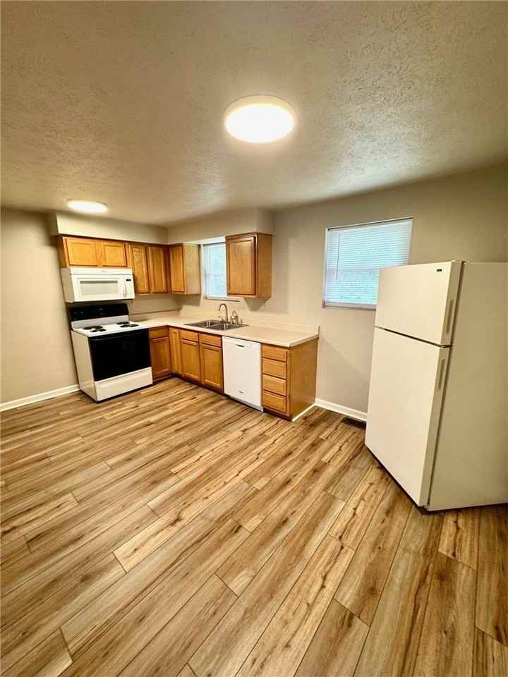 59 Arnold St - Photo 6 of 19