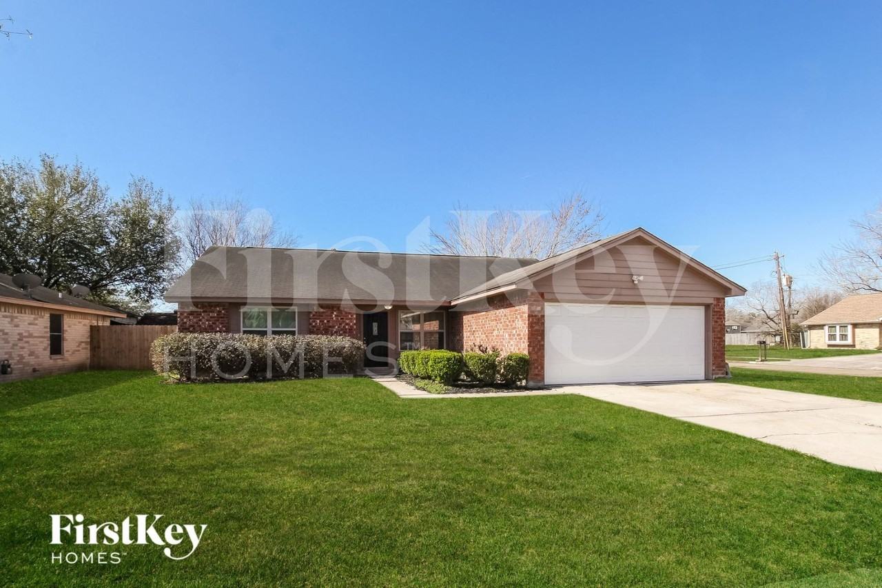 3818 Rosemont Dr - Photo 2 of 15