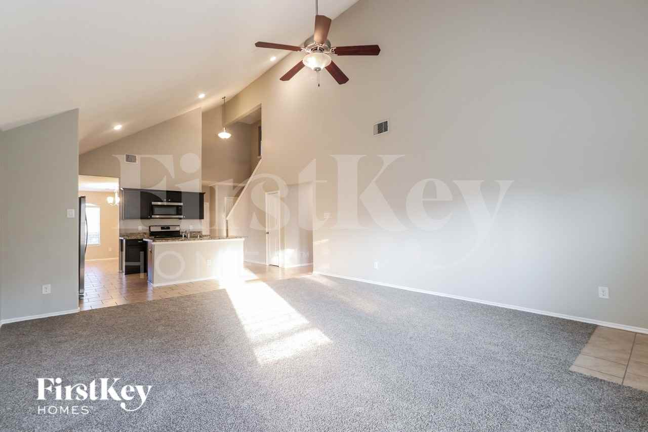 21699 Horseshoe Dr - Photo 4 of 17