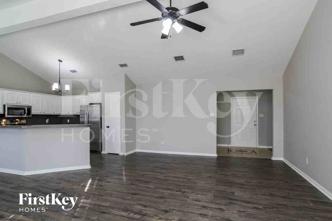 16204 N View Ct - Photo 4 of 15
