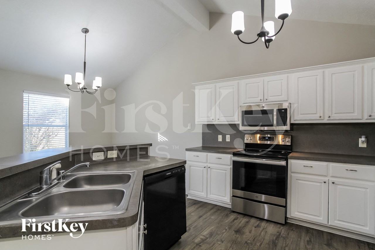 16204 N View Ct - Photo 6 of 15