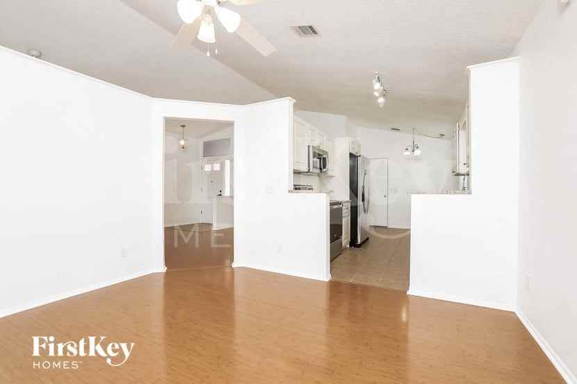 2673 Debany Rd - Photo 4 of 14